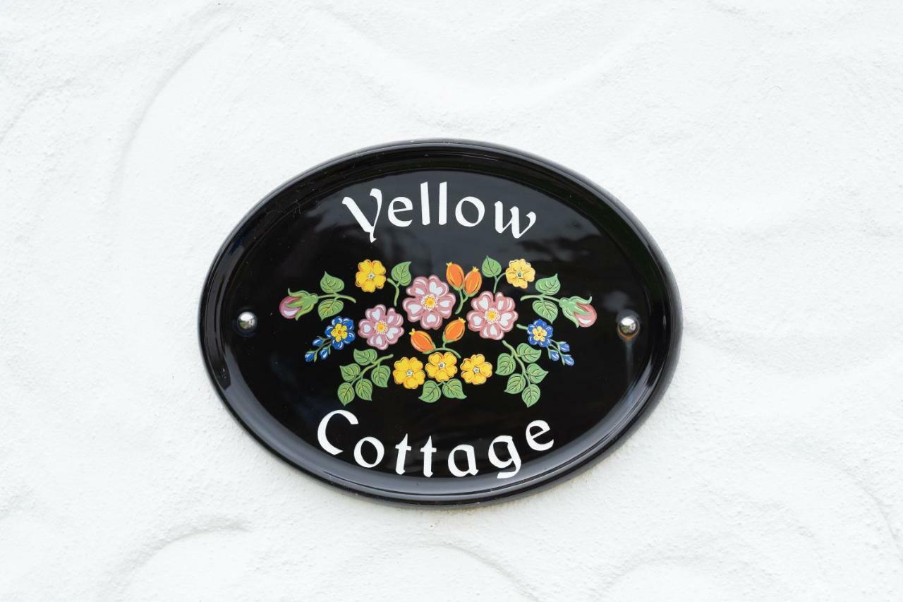 Yellow Cottage, Doolin Knockfin Cross Roads エクステリア 写真